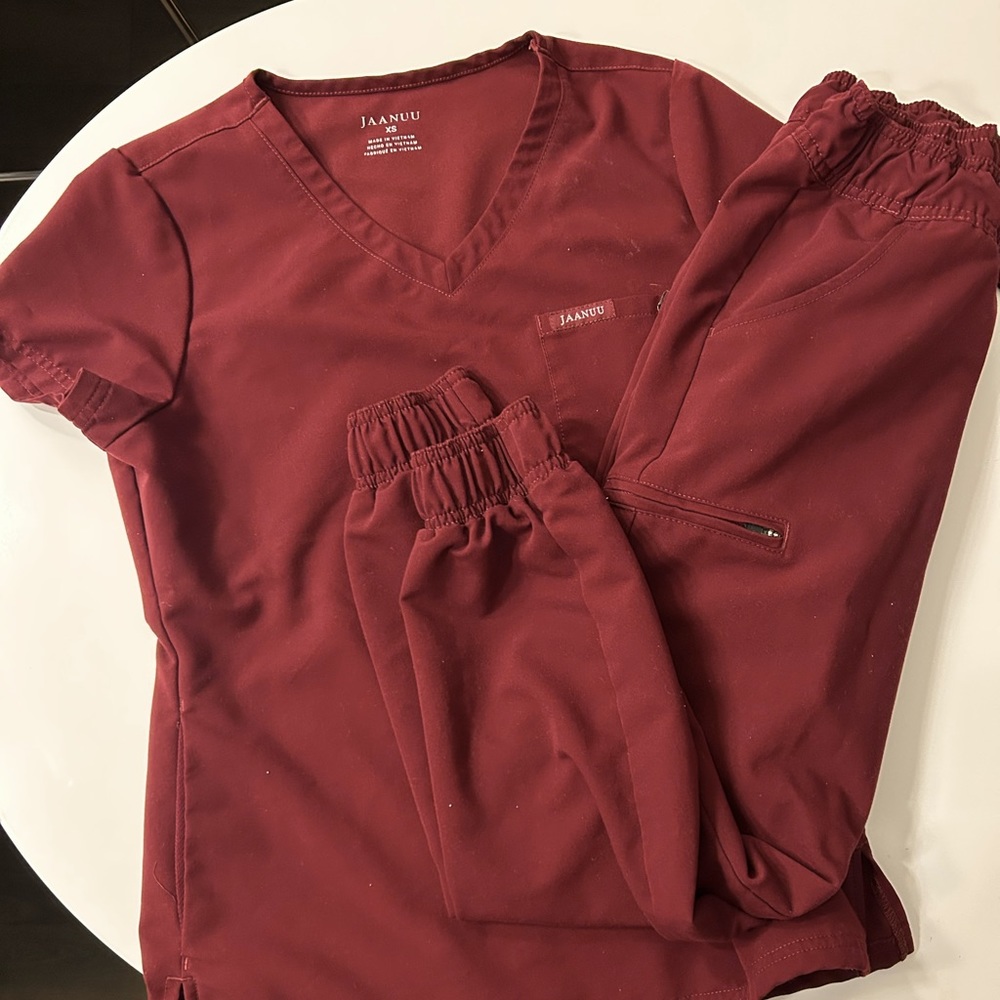 Jaanuu scrubs set XS